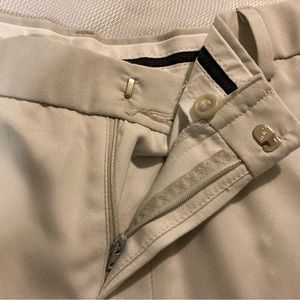 Dockers Cream  Flat front Men’s golf Dress pants,in excellent condition. 38x32